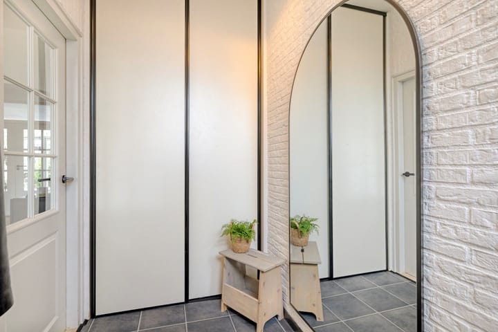 Twee-onder-één-kap te koop: Molenweg 9, Steenbergen (Nb)
