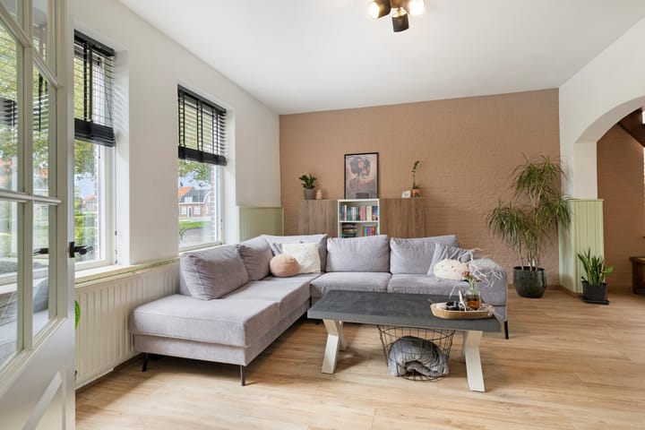 Twee-onder-één-kap te koop: Molenweg 9, Steenbergen (Nb)