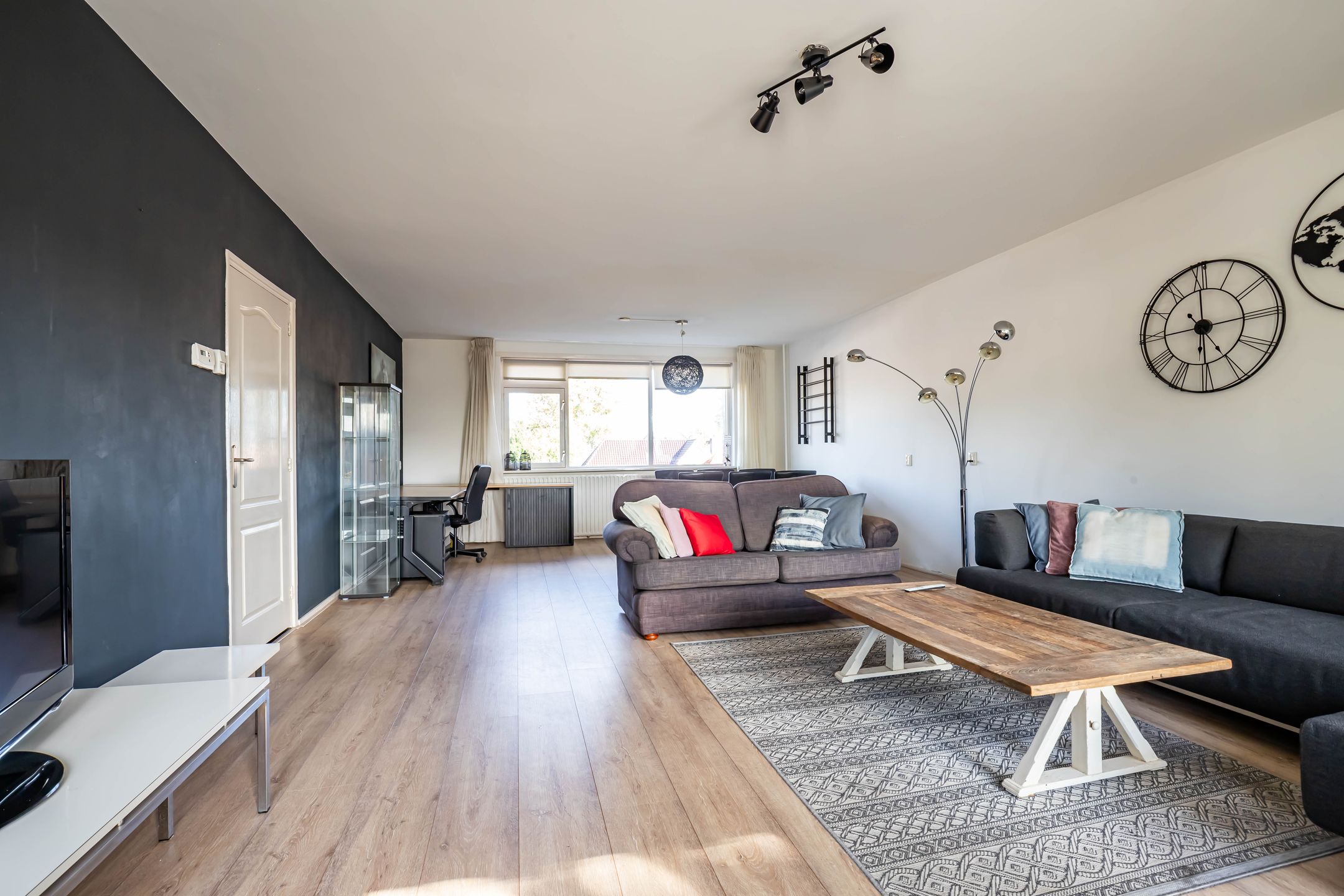 Photo 36 of Handwerkerszijde 118