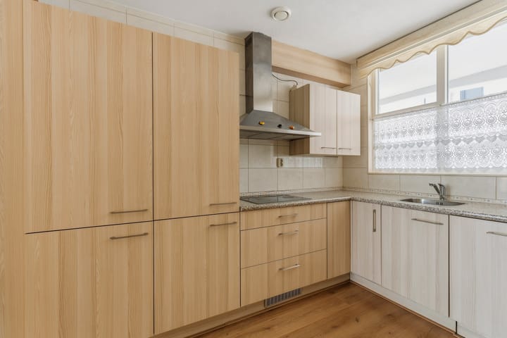 Tussenwoning te koop: Stadhouderstraat 9, Almere
