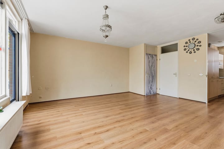 Tussenwoning te koop: Stadhouderstraat 9, Almere