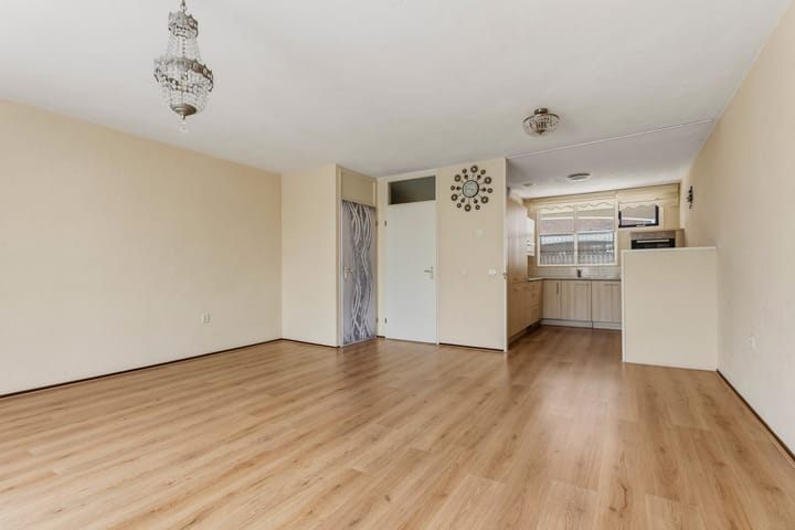 Tussenwoning te koop: Stadhouderstraat 9, Almere