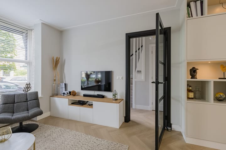 Tussenwoning te koop: Leliestraat 7, Lisse