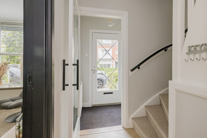 Tussenwoning te koop: Leliestraat 7, Lisse
