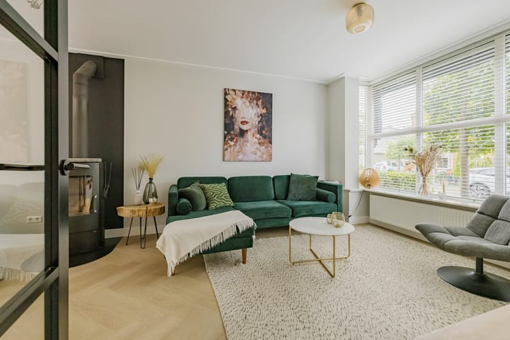 Tussenwoning te koop: Leliestraat 7, Lisse