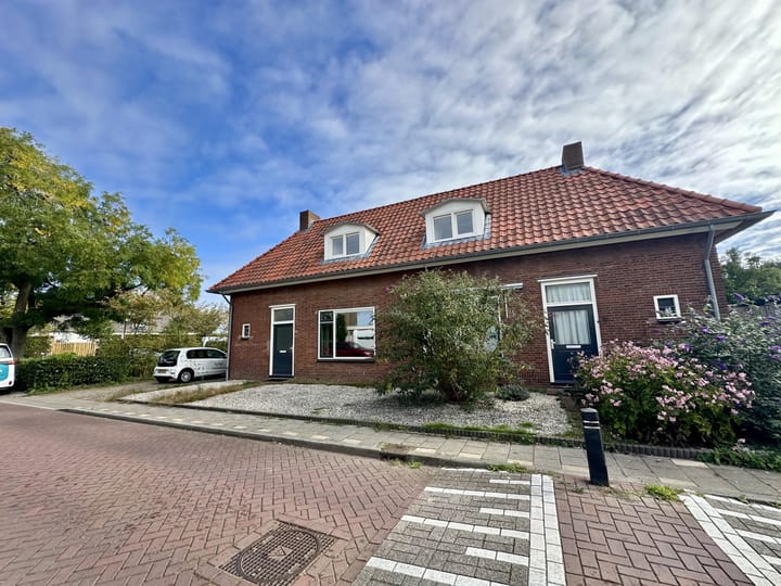 Twee-onder-één-kap te koop: Nieuwstraat 11, Druten