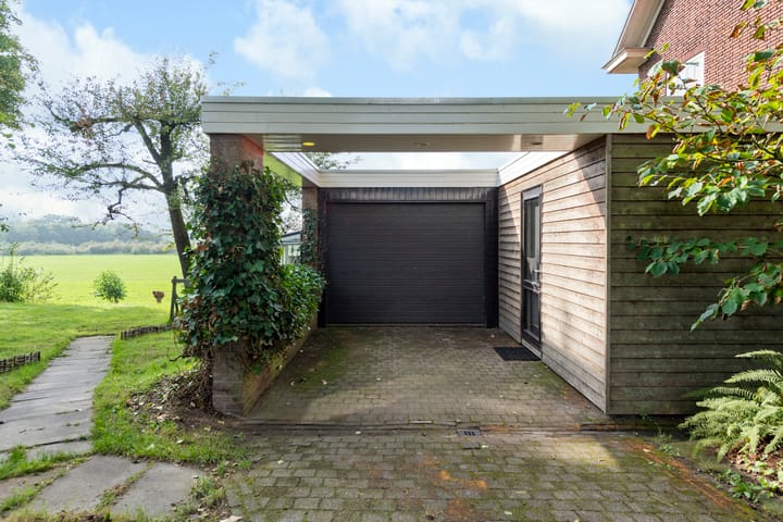 Twee-onder-één-kap te koop: Benedendorpsweg 24, Oosterbeek