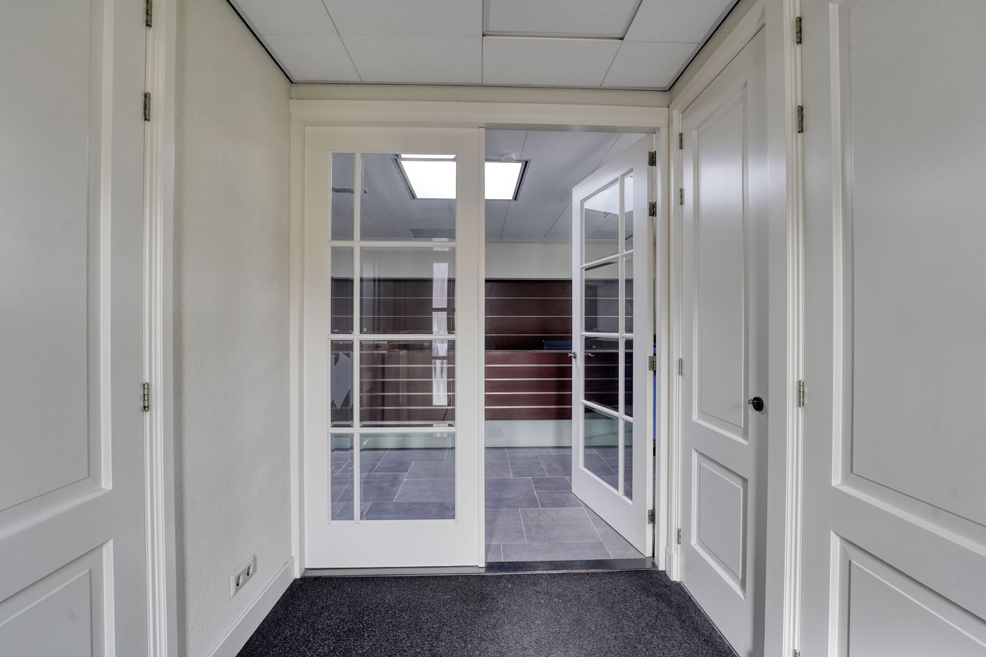 View photo 3 of Burgersdijkstraat 7