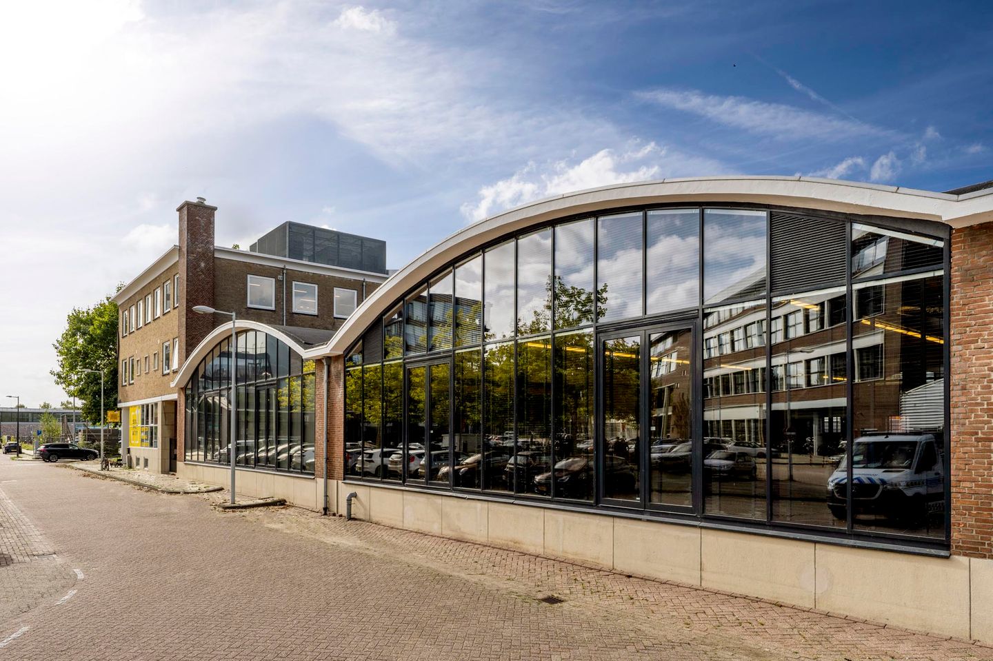 View photo 2 of Willem Fenengastraat 2-4