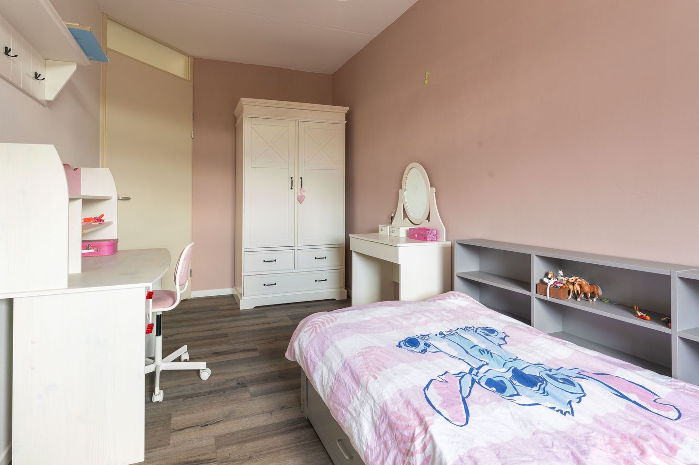 Photo 29 of De Pauw 6