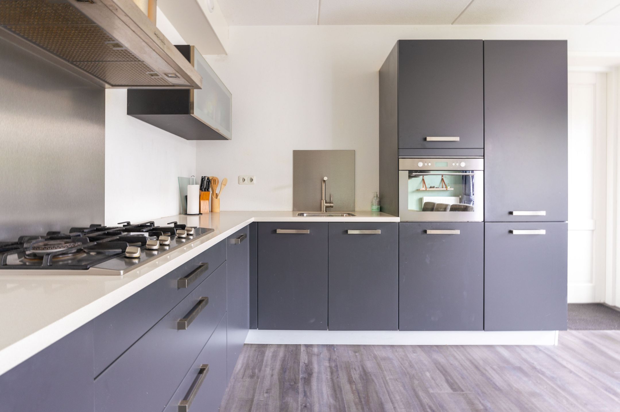 Photo 3 of De Pauw 6