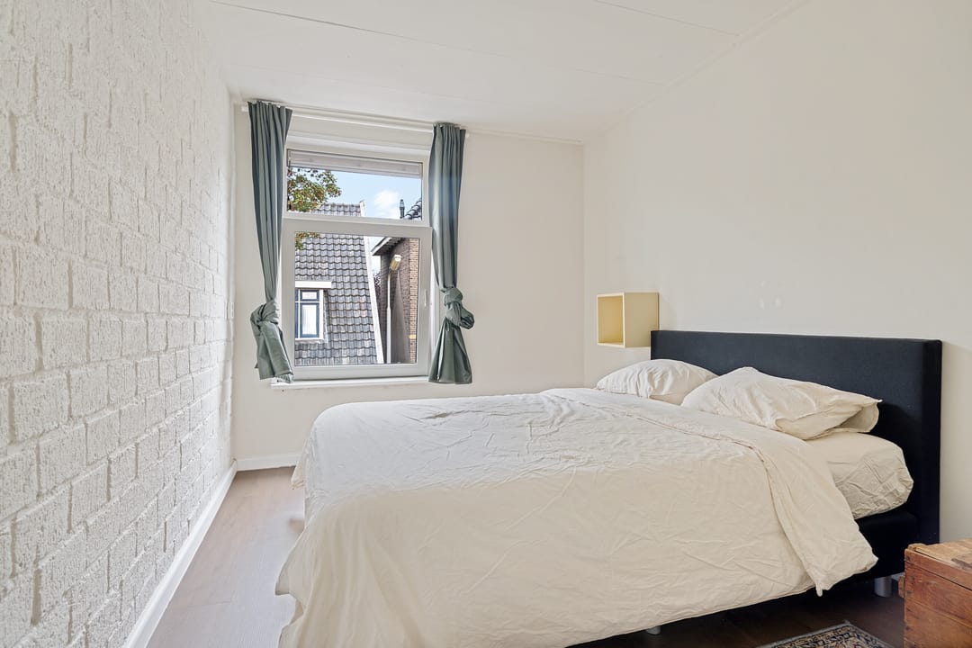 Photo 32 of Oosterstraat 74