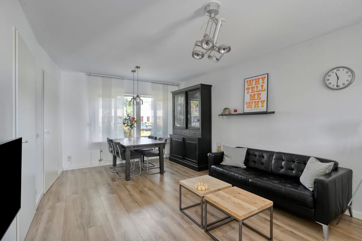 Tussenwoning te koop: Veluwestraat 22, Tilburg