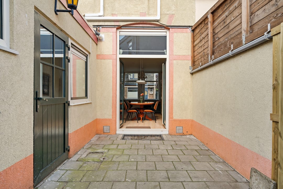 Photo 28 of Oosterstraat 74