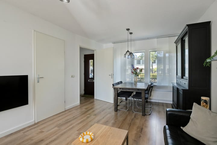 Tussenwoning te koop: Veluwestraat 22, Tilburg