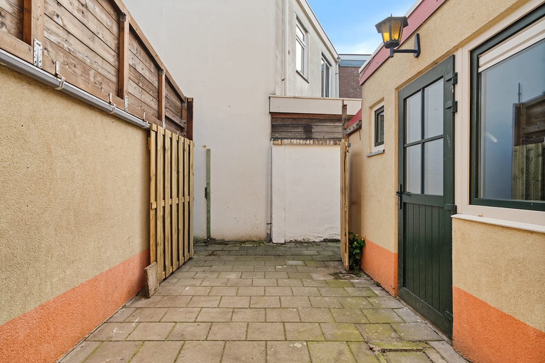 Photo 26 of Oosterstraat 74