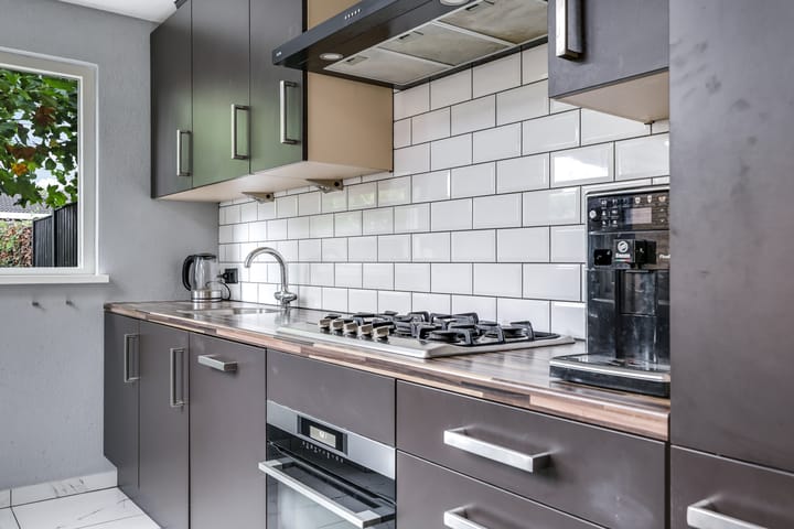 Tussenwoning te koop: Henri Dunantplantsoen 8, Zetten