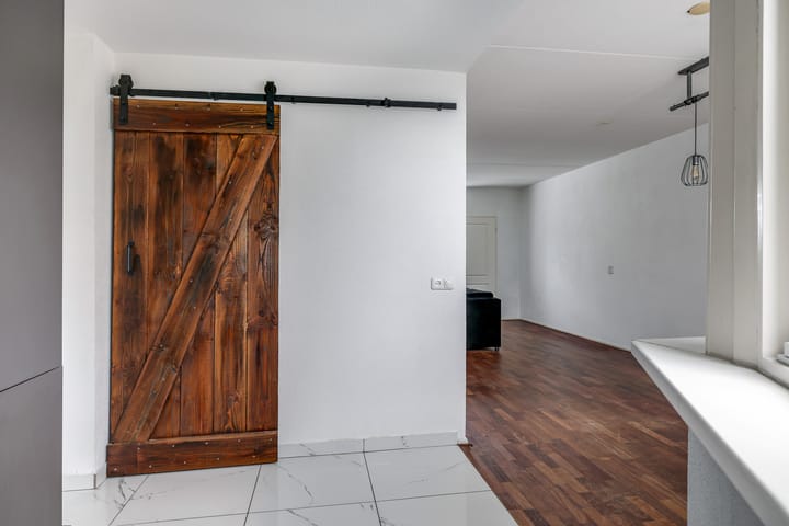 Tussenwoning te koop: Henri Dunantplantsoen 8, Zetten
