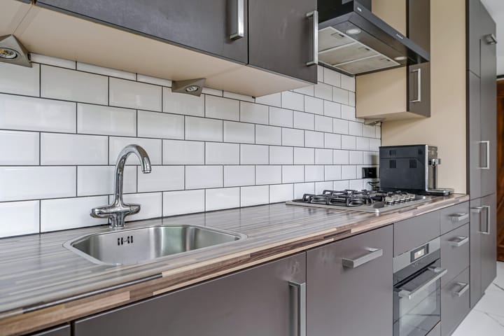 Tussenwoning te koop: Henri Dunantplantsoen 8, Zetten