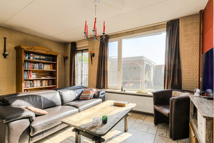 Tussenwoning te koop: Clemensberg 10, Breda