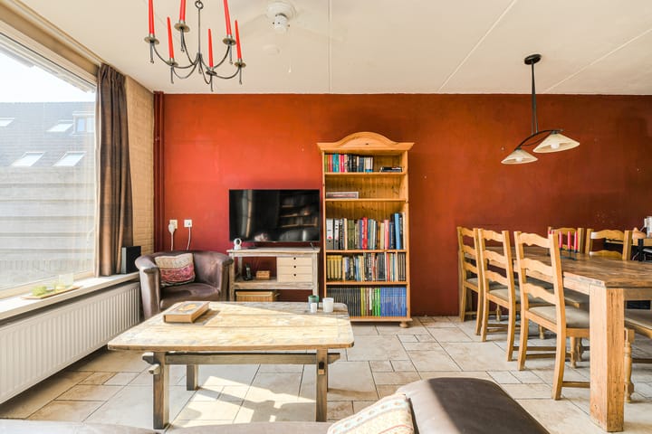 Tussenwoning te koop: Clemensberg 10, Breda