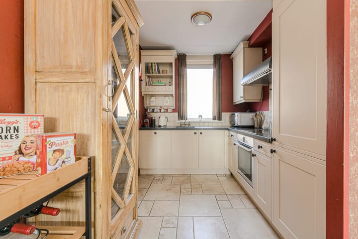 Tussenwoning te koop: Clemensberg 10, Breda
