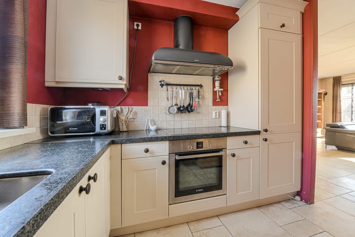Tussenwoning te koop: Clemensberg 10, Breda