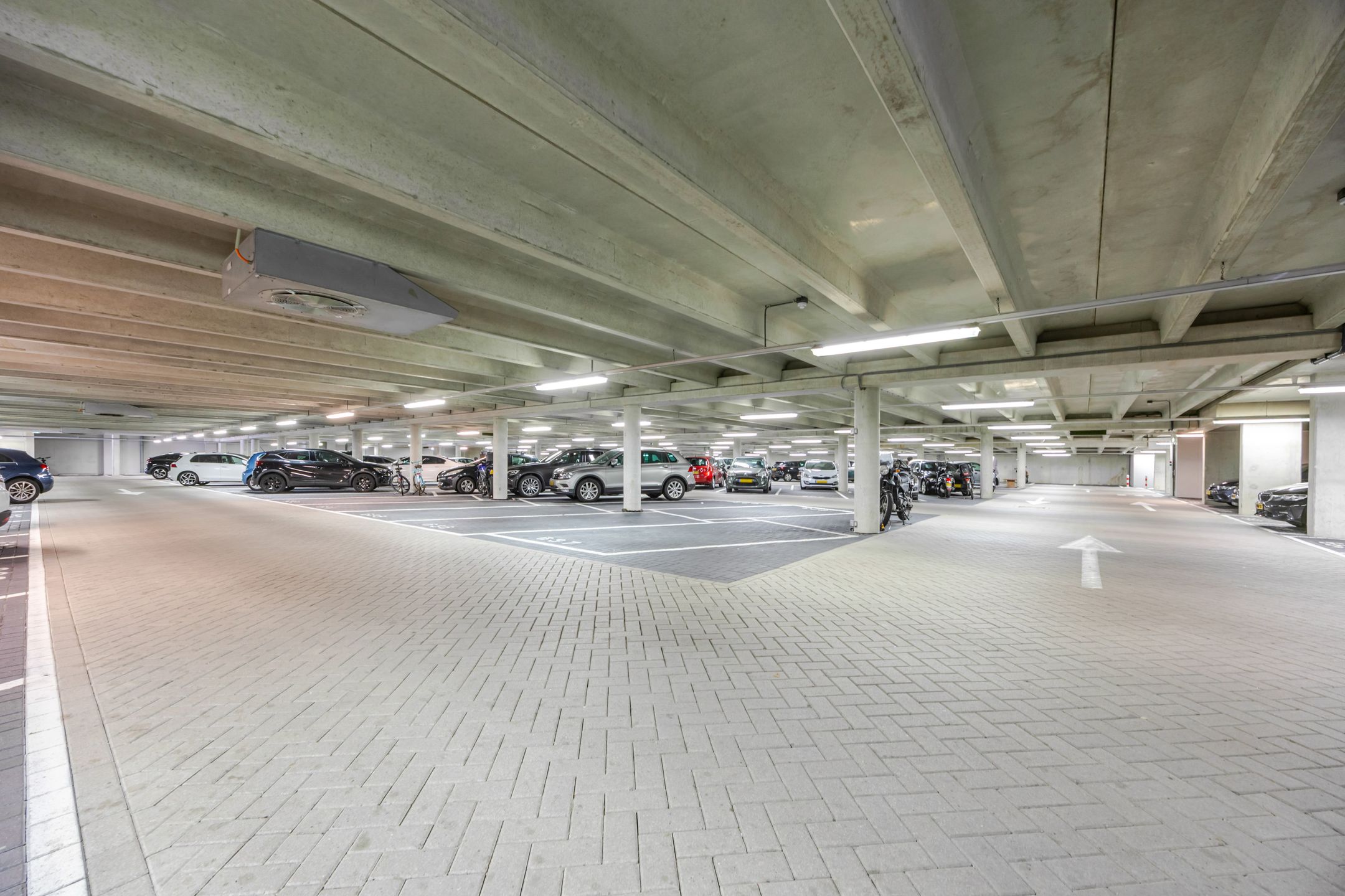 Photo 30 of Treubstraat 10-F004