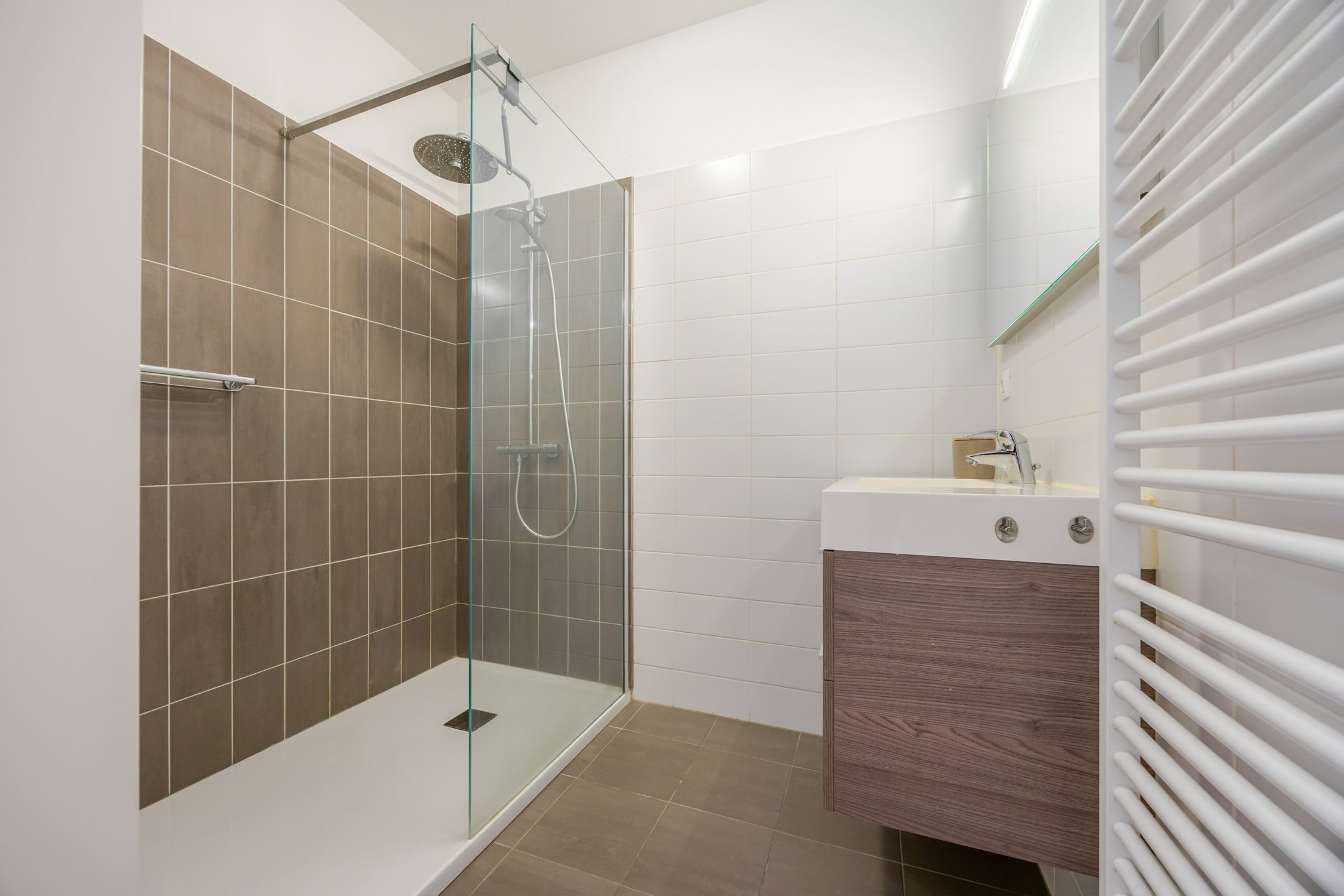 Photo 21 of Treubstraat 10-F004
