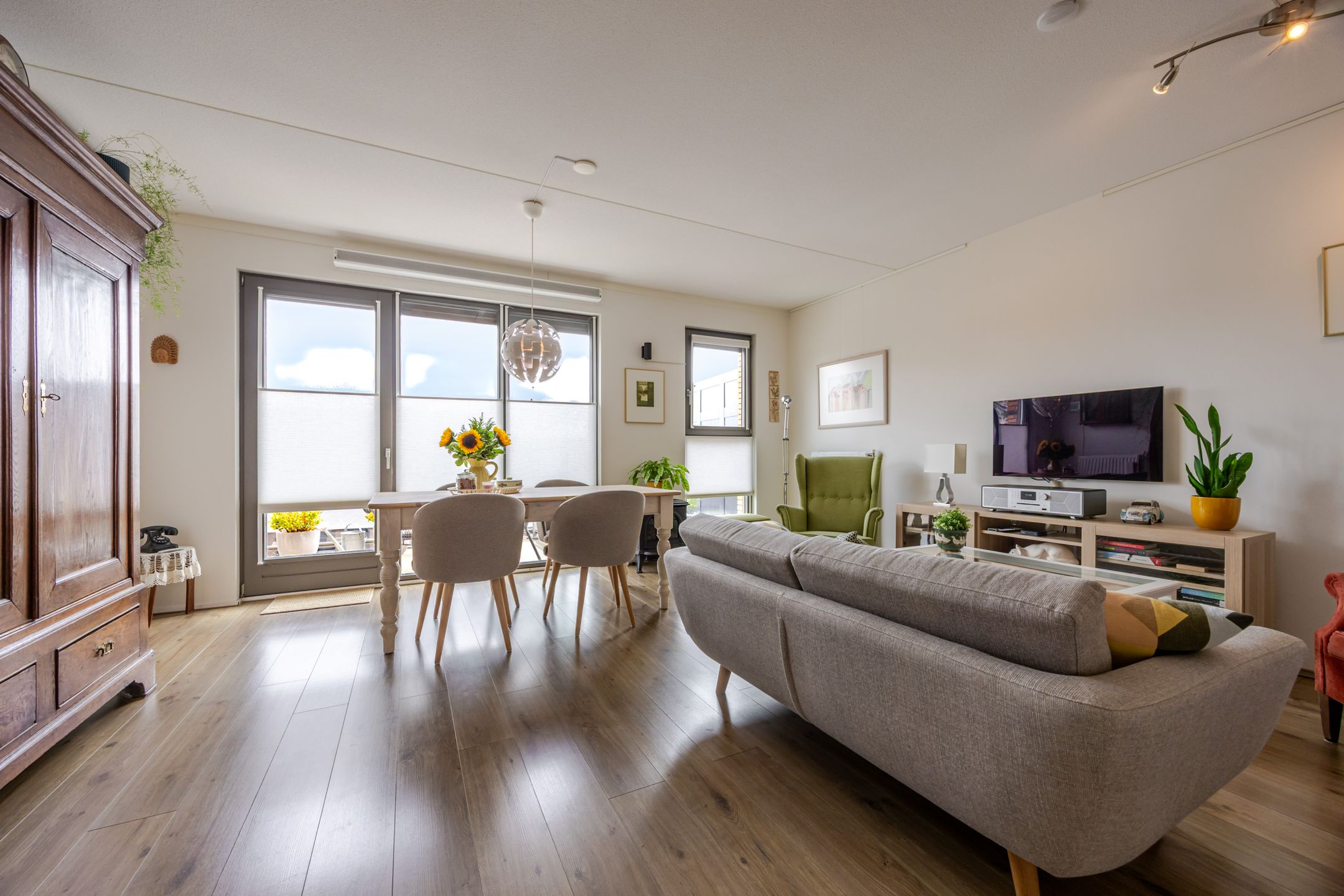 Photo 3 of Treubstraat 10-F004
