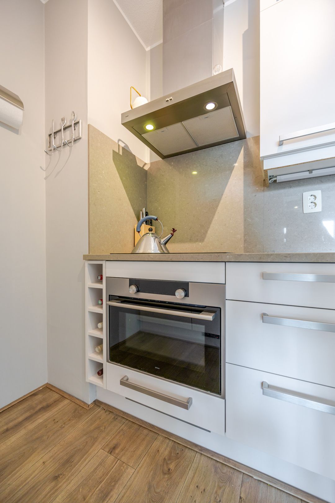 Photo 13 of Treubstraat 10-F004