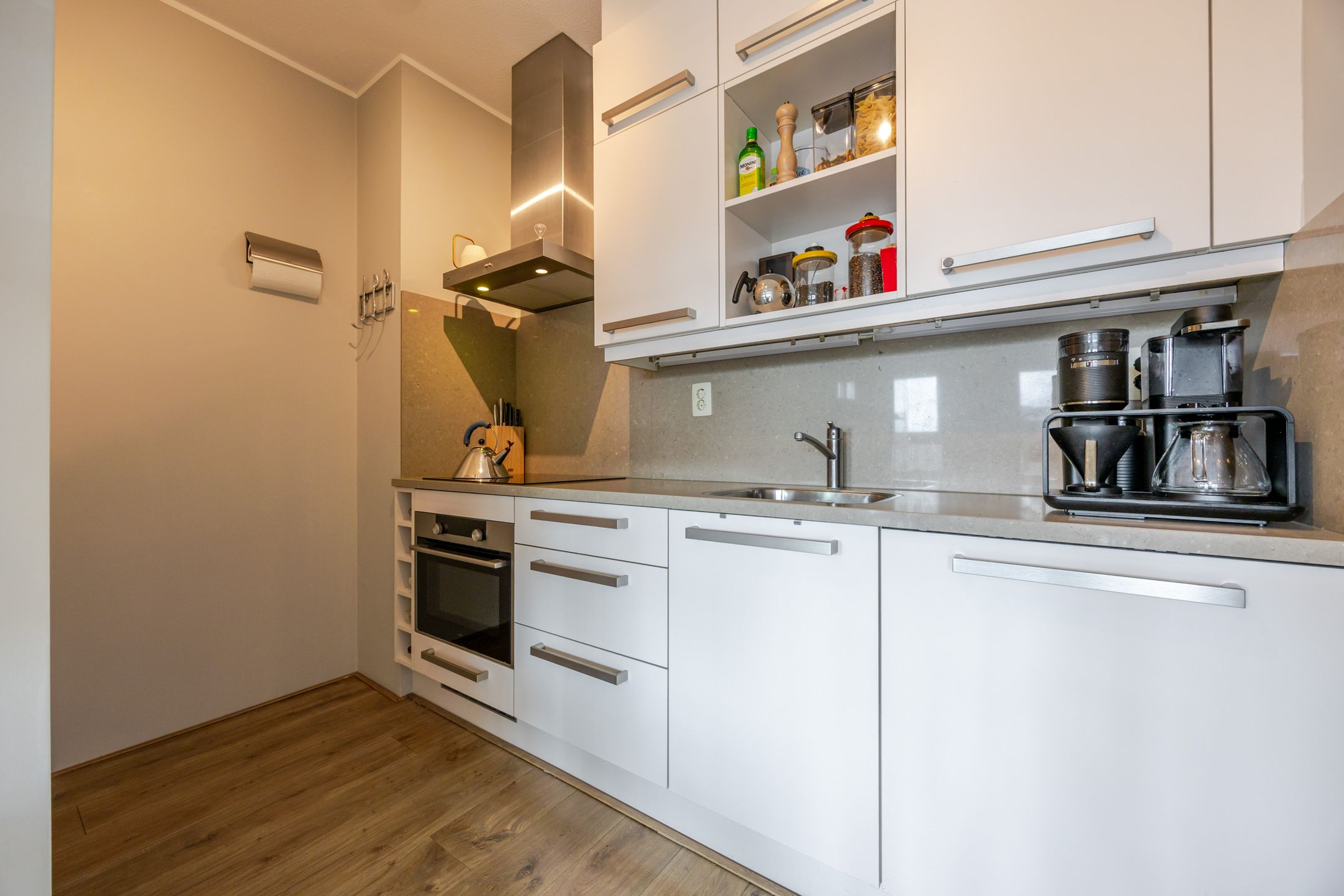Photo 12 of Treubstraat 10-F004