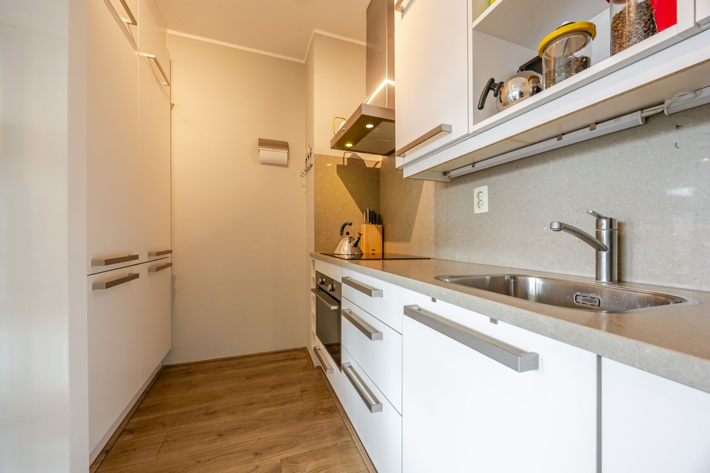 Photo 14 of Treubstraat 10-F004