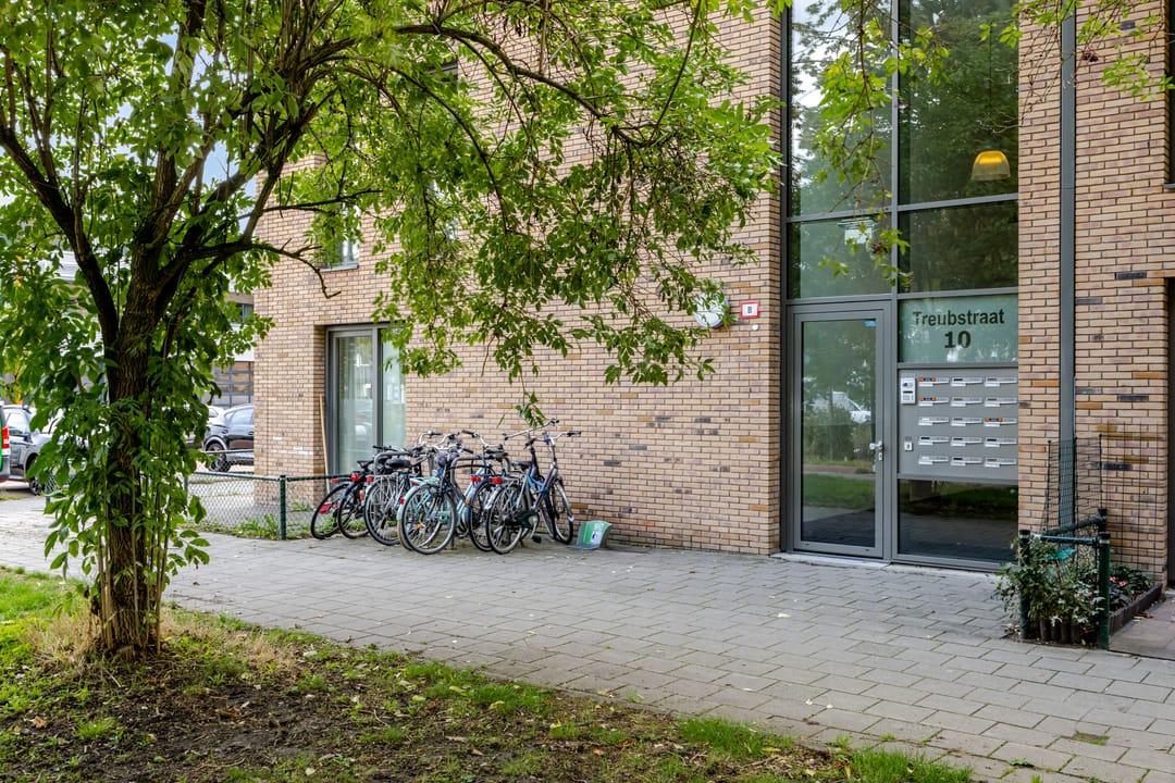Photo 32 of Treubstraat 10-F004