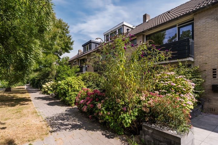 Tussenwoning te koop: Gondellaan 32, Zaandam