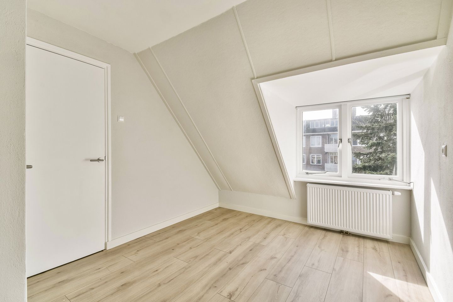 Photo 20 of Johan van Soesdijkstraat 15