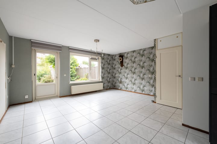 Tussenwoning te koop: Bouvignestraat 31, Hellevoetsluis