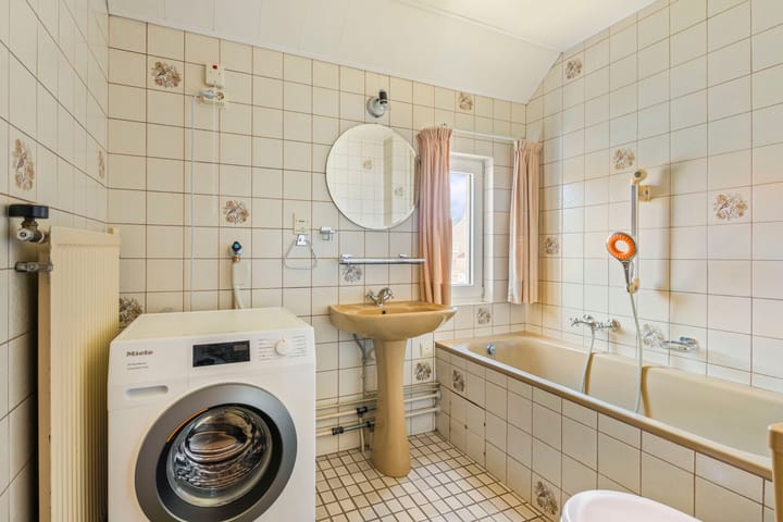 Twee-onder-één-kap te koop: Burgemeester Ponjéestraat 24, Wanssum