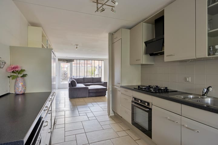 Tussenwoning te koop: Veenmos 9, Zwolle