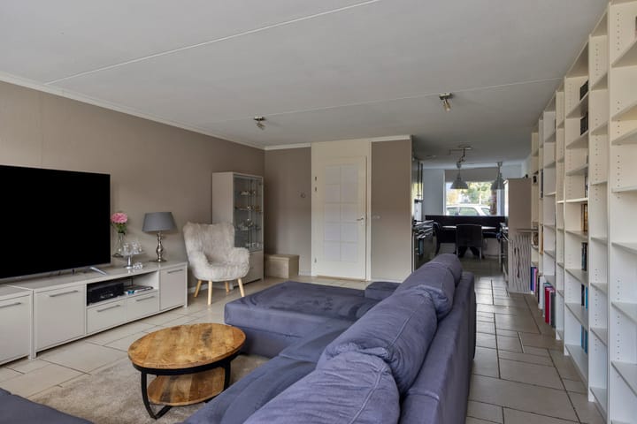 Tussenwoning te koop: Veenmos 9, Zwolle