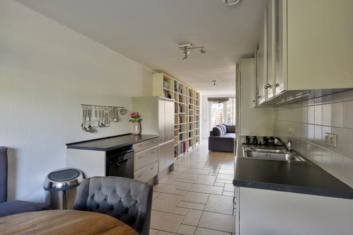 Tussenwoning te koop: Veenmos 9, Zwolle