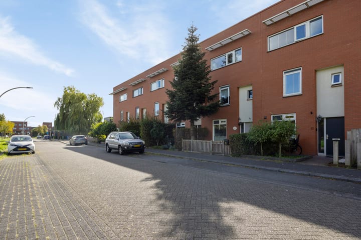 Tussenwoning te koop: Veenmos 9, Zwolle