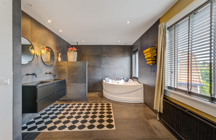 Hoekwoning te koop: De Genestetlaan 37, Bussum