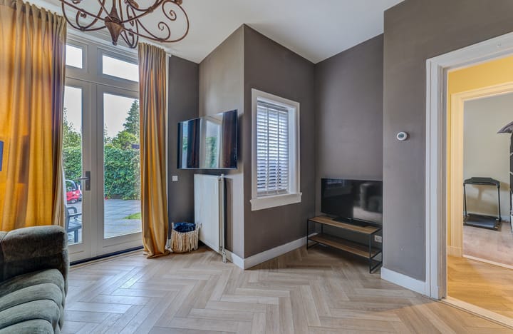 Hoekwoning te koop: De Genestetlaan 37, Bussum