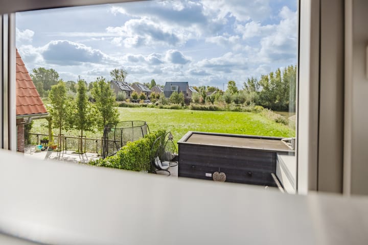Hoekwoning te koop: Notenboomstraat 16, Schelluinen