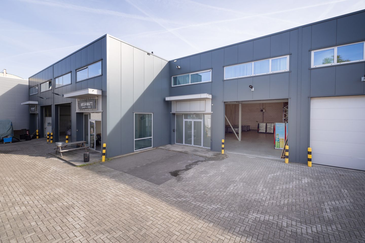 View photo 1 of Randweg 4-A