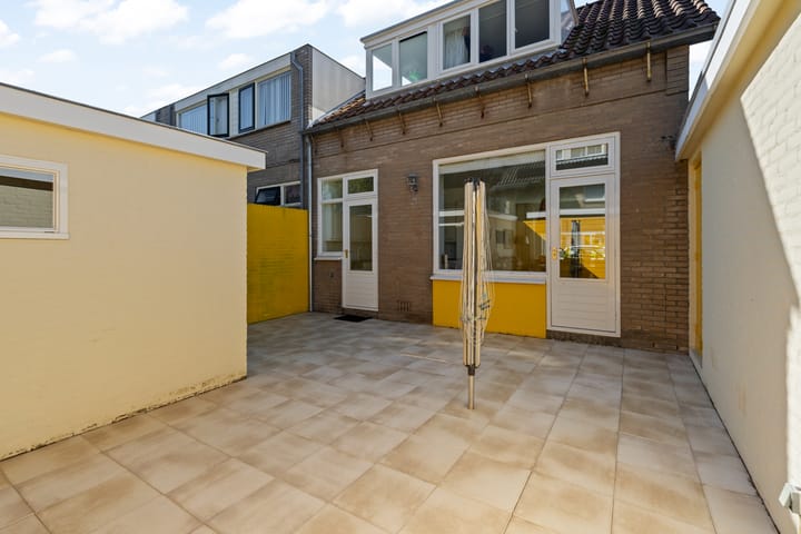 Tussenwoning te koop: Jan van Heusdenstraat 1, Noordwijk (Zh)