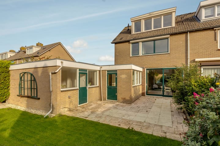 Hoekwoning te koop: Secretaris Munniklaan 15, Wilnis
