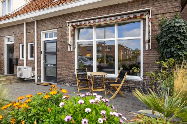 Hoekwoning te koop: Maria Louisestraat 8, Sneek