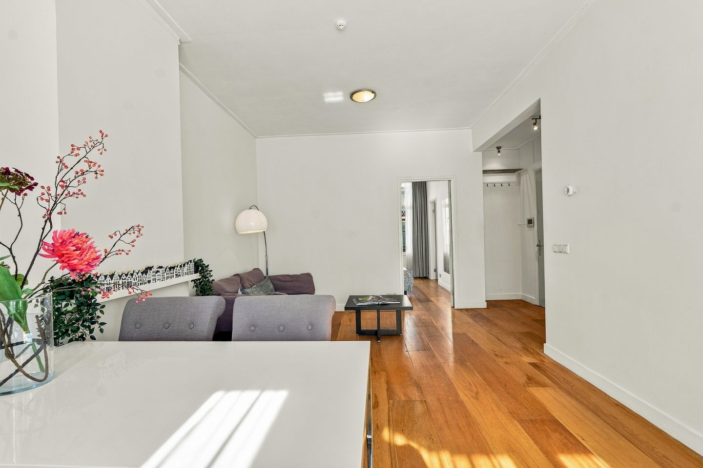 Photo 10 of Eerste Helmersstraat 57-2